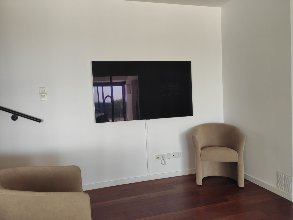SABLIMAGE ANTENNE LES SABLES DOLONNE TV OLED LG AU MUR 49